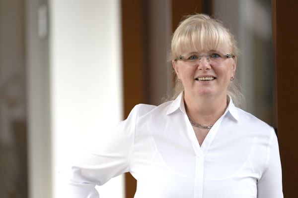 Arbeiten bei Two Pillars Edith Schygulla